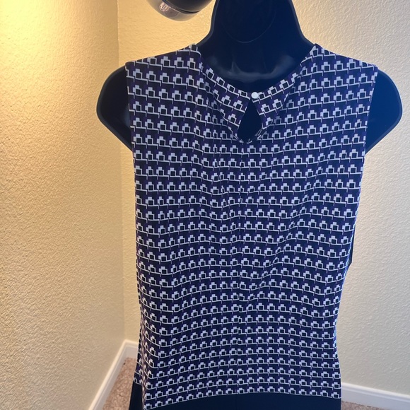 BLK Female Mannequin For Clothing Display - Picture 6 of 6